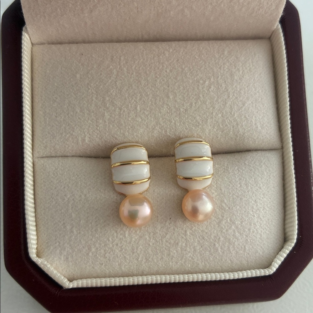 Chic Gold and Cream Pearl Earrings